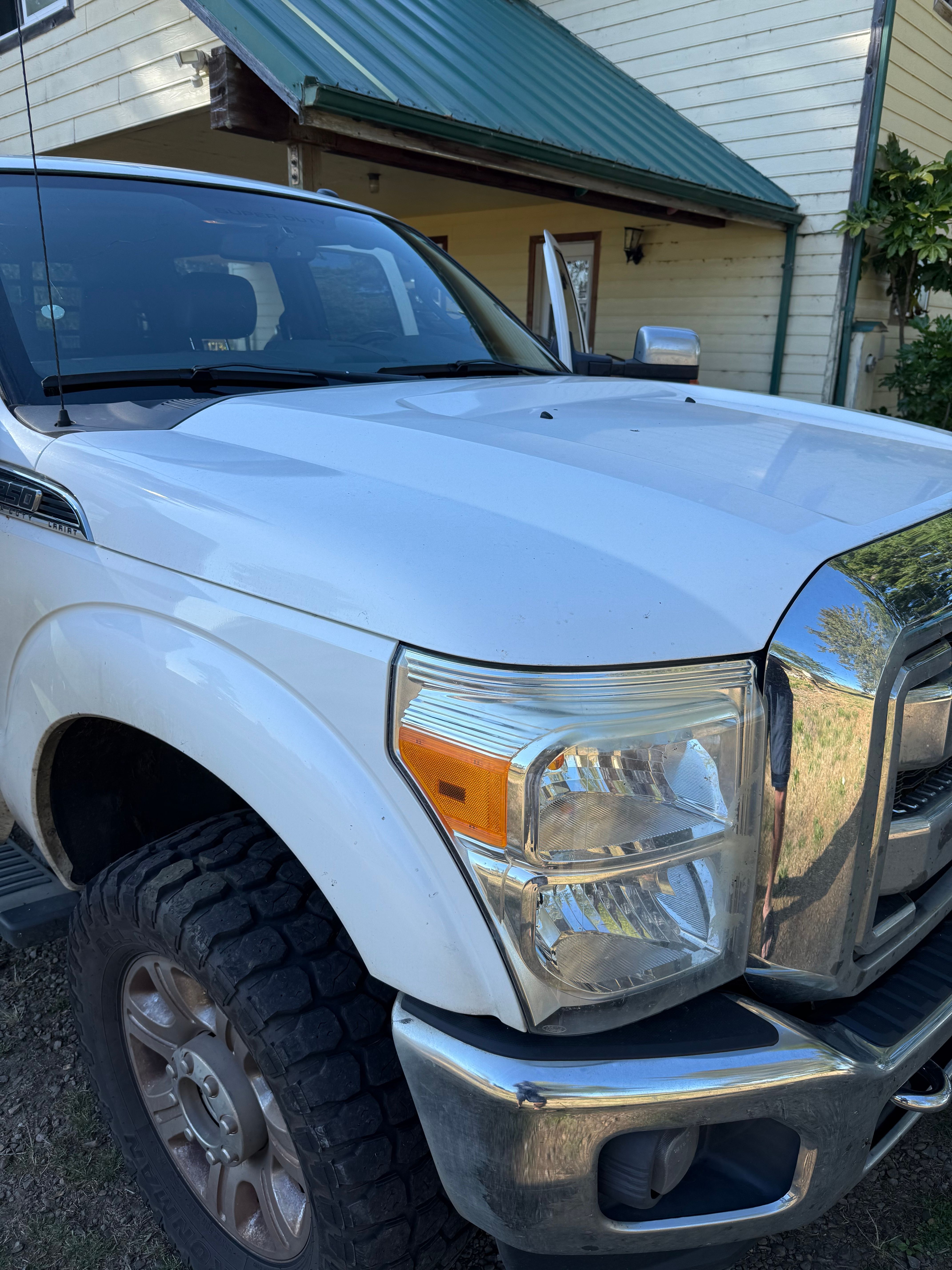 Used 2015 Ford F250 Lariat w/ Lariat Ultimate Package AWD/4WD image 4