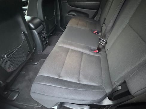 Used 2017 Jeep Grand Cherokee Laredo w/ Quick Order Package 2BE image 10