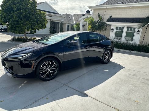 Used 2026 Toyota Prius XLE FWD image 1