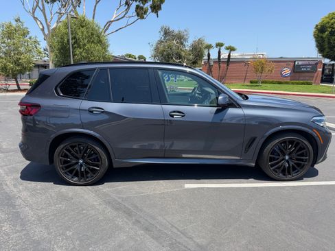 Used 2021 BMW X5 xDrive40i w/ M Sport Package AWD/4WD image 4