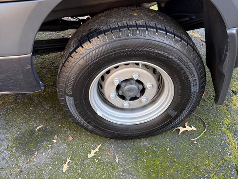 Used 2023 Mercedes-Benz Sprinter 3500 image 32