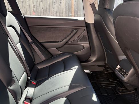 Used 2020 Tesla Model 3 Long Range image 10