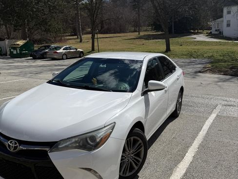 Used 2017 Toyota Camry SE image 13