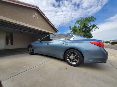Used 2017 INFINITI Q50 Signature Edition w/ All Weather Package (L93) image 9