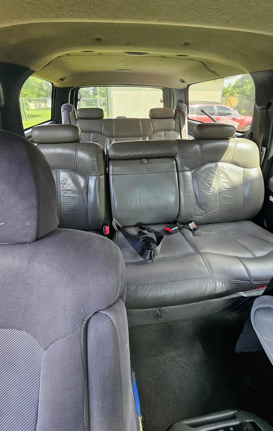 Used 2002 Chevrolet Suburban Z71 AWD/4WD image 5