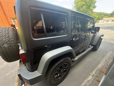 Used 2017 Jeep Wrangler Unlimited Sport w/ Quick Order Package 24S AWD/4WD image 4