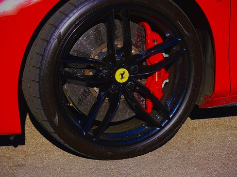 Used 2017 Ferrari 488 Spider RWD image 12
