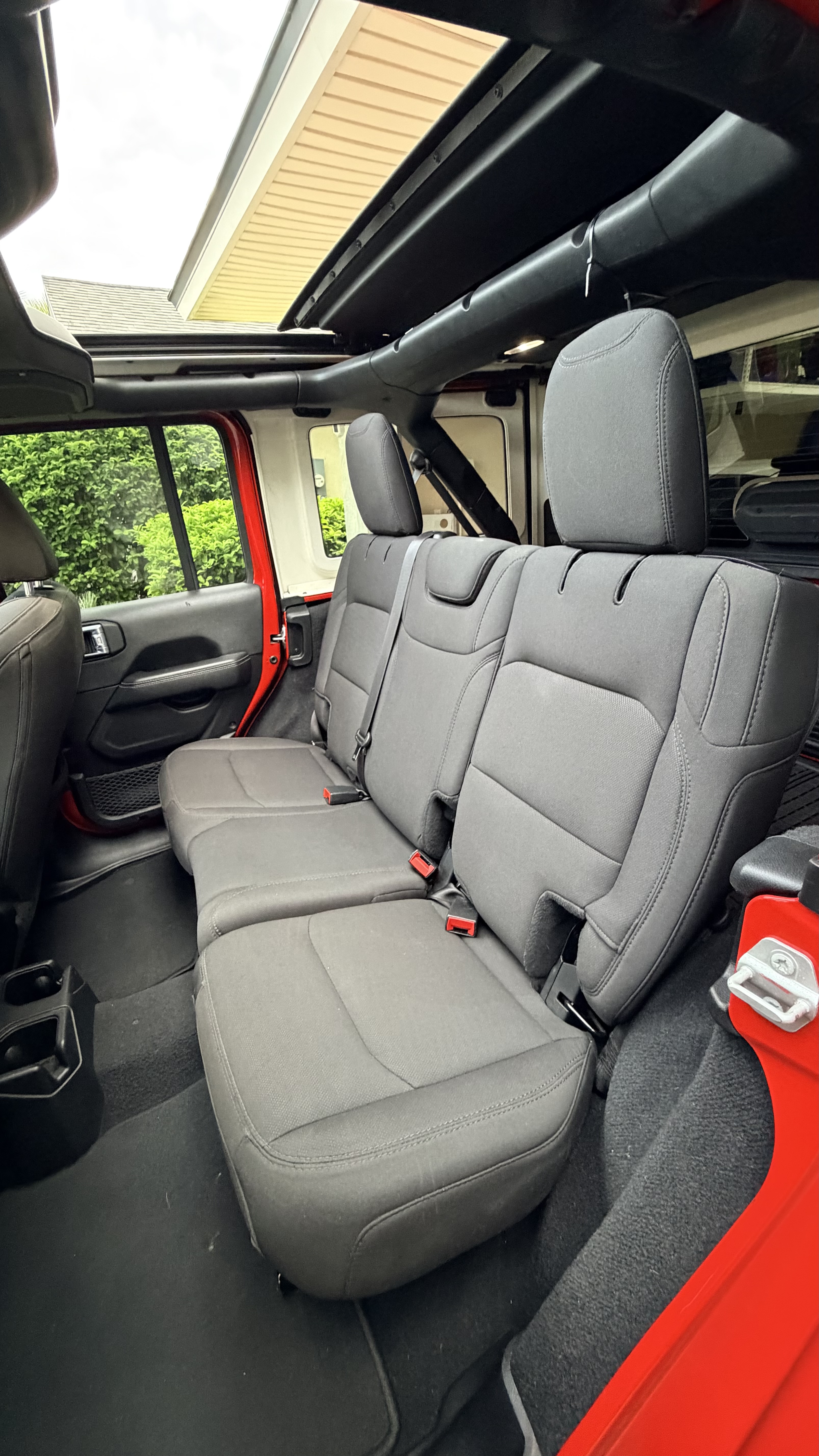 Used 2021 Jeep Wrangler Unlimited Sahara AWD/4WD image 19