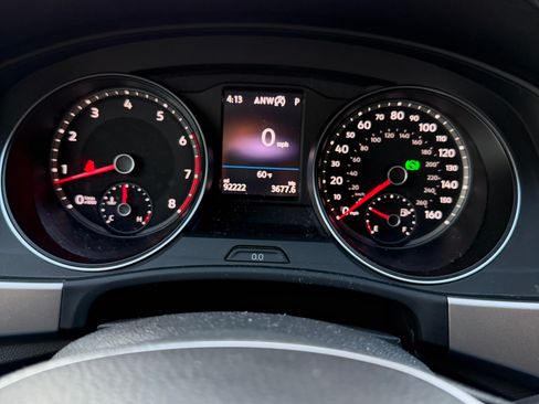 Used 2019 Volkswagen Atlas SE w/ Towing Package image 18