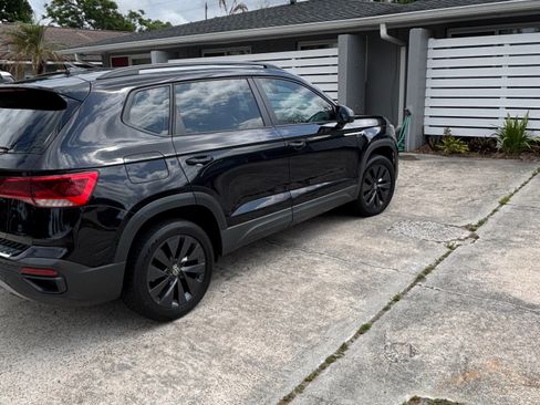 Used 2022 Volkswagen Taos S image 4