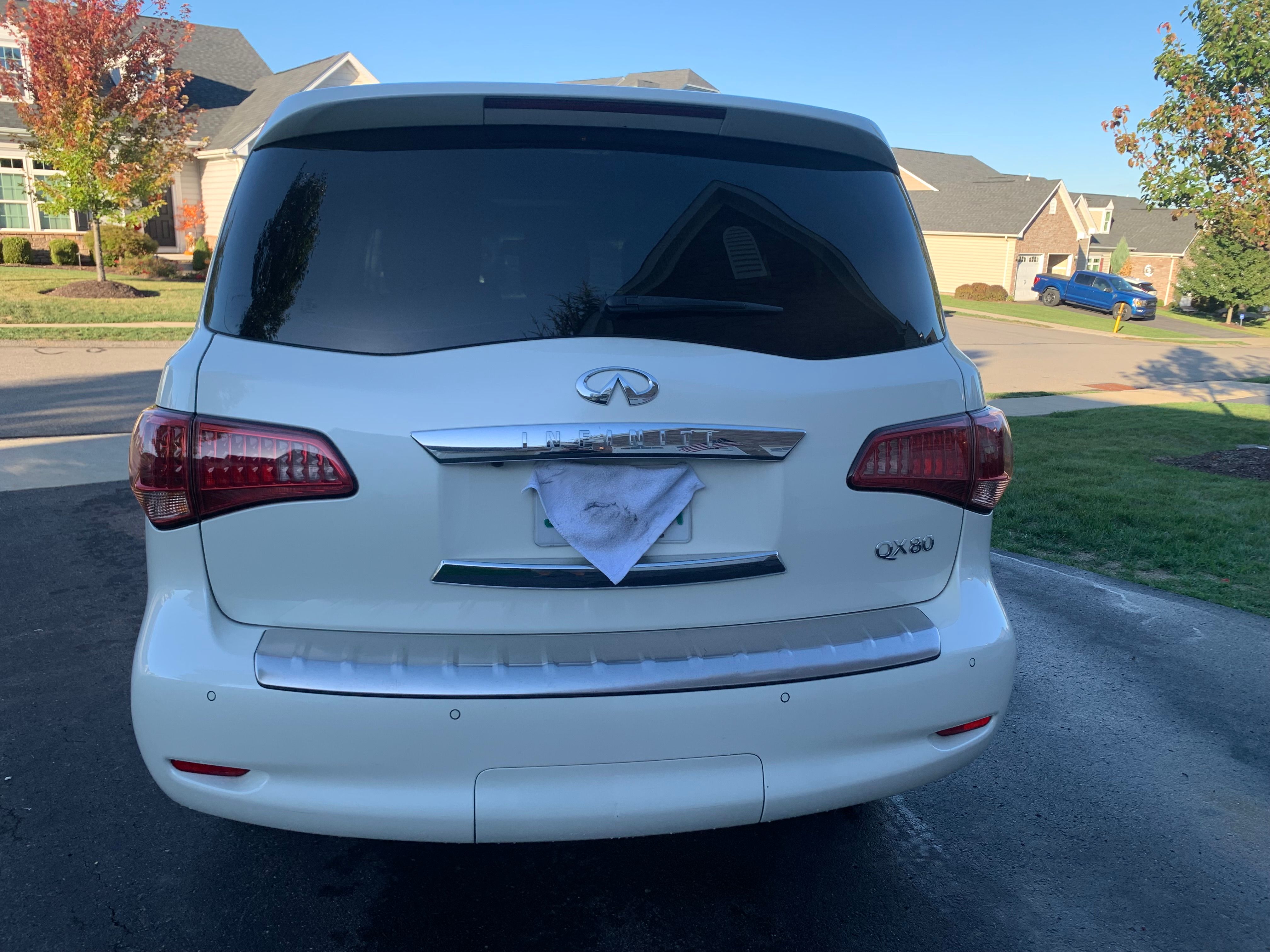 Used 2016 INFINITI QX80 4WD w/ Signature Edition Package image 4
