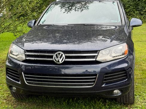 Used 2014 Volkswagen Touareg Executive AWD/4WD image 15