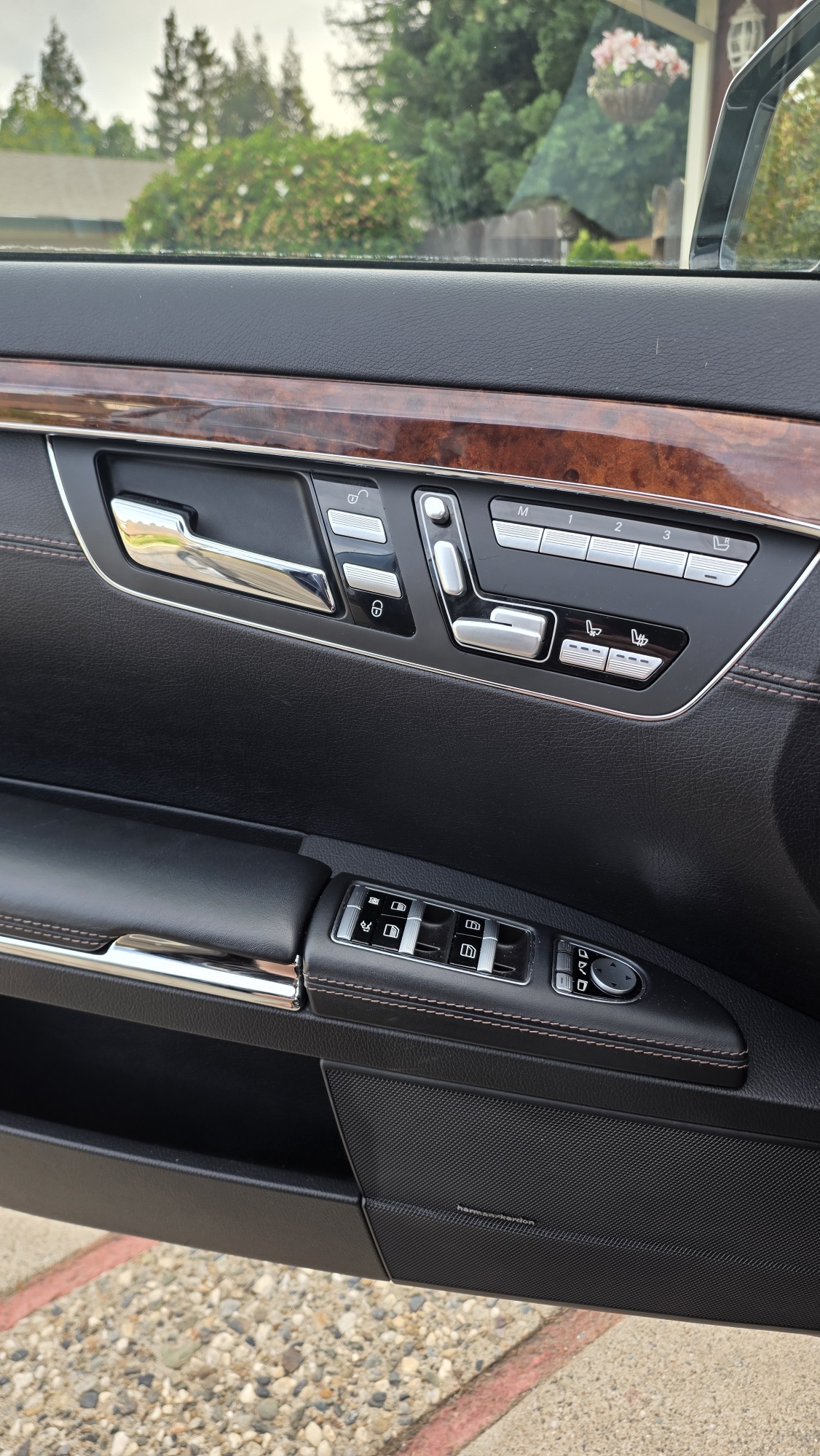 Used 2011 Mercedes-Benz S 63 AMG image 21