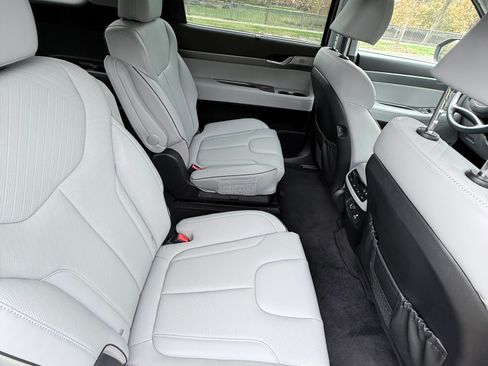 Used 2024 Hyundai Palisade SEL w/ Premium Package image 30