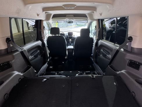 Used 2021 Ford Transit Connect XLT image 4