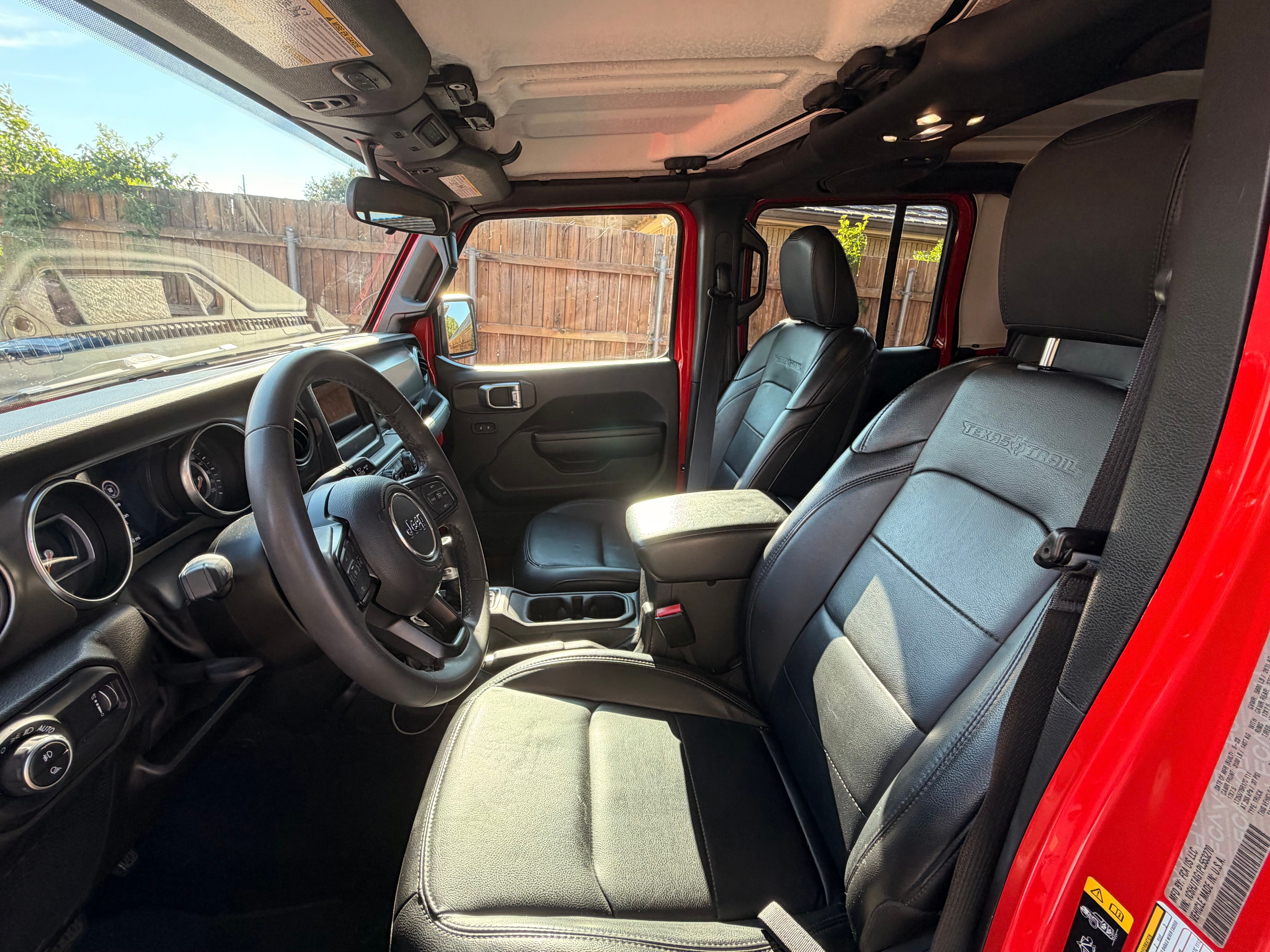 Used 2023 Jeep Gladiator Sport AWD/4WD image 12