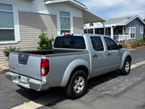 Used 2012 Nissan Frontier SV RWD image 5