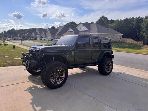 Used 2023 Jeep Wrangler Unlimited Rubicon 392 AWD/4WD image 4