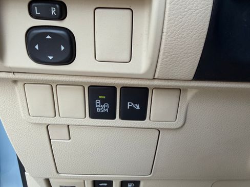 Used 2013 Lexus ES 350 FWD image 17