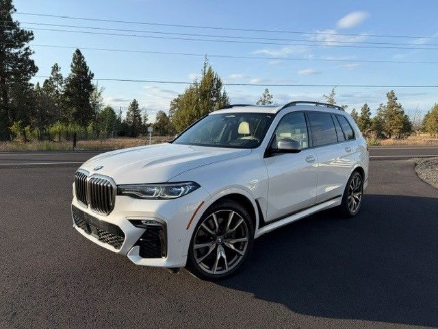 Used 2022 BMW X7 M50i w/ Dynamic Handling Package AWD/4WD image 1