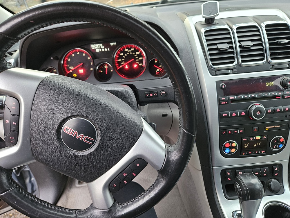 Used 2008 GMC Acadia SLT AWD/4WD image 9
