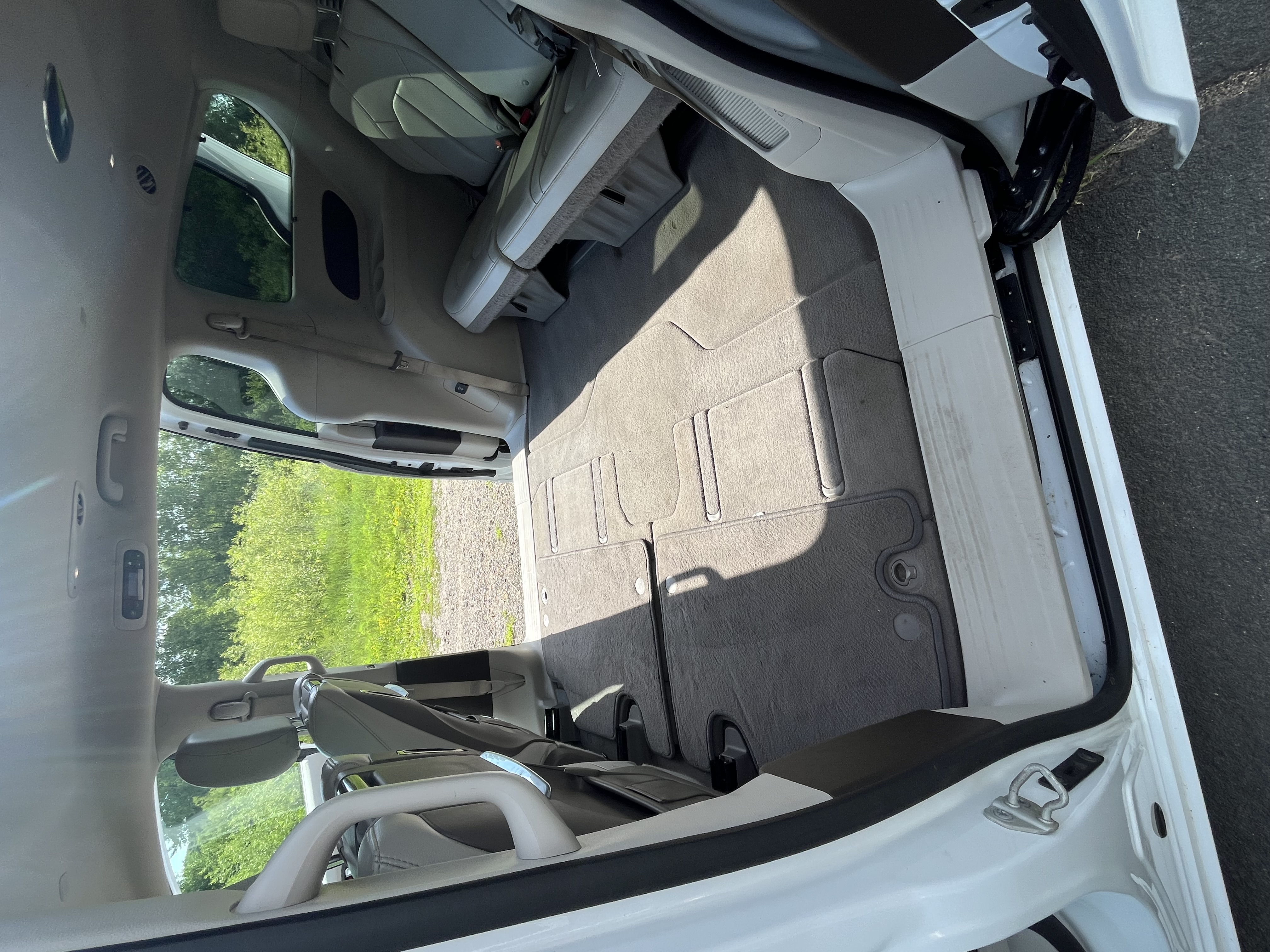 Used 2021 Chrysler Pacifica Touring-L w/ Uconnect Theater Family Group AWD/4WD image 30