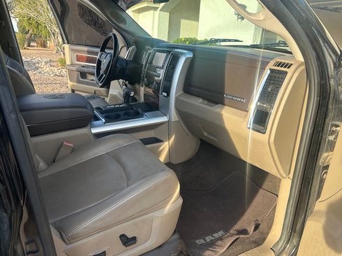 Used 2012 RAM 1500 Laramie image 12