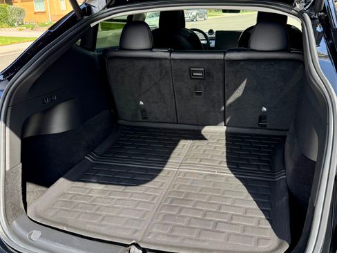 Used 2022 Tesla Model Y Performance image 11