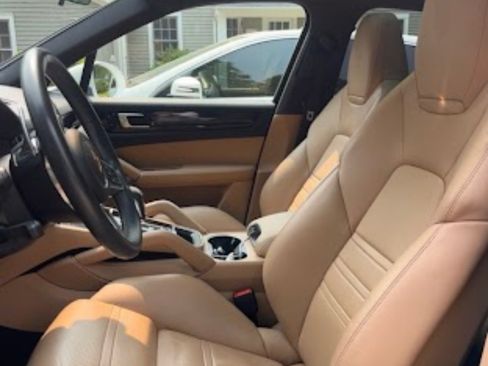 Used 2019 Porsche Cayenne AWD/4WD image 13