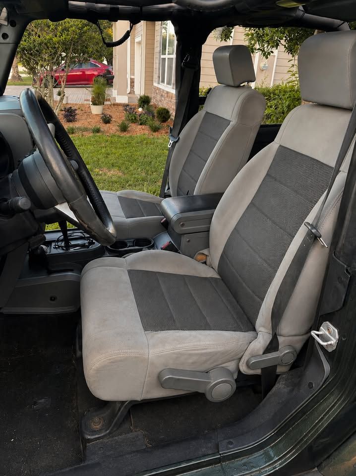Used 2010 Jeep Wrangler Sahara w/ Dual Top Group AWD/4WD image 2