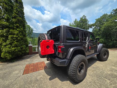 Used 2018 Jeep Wrangler Unlimited Rubicon AWD/4WD image 8