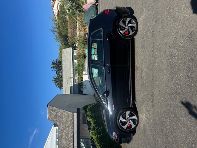 Used 2020 Volkswagen GTI SE FWD image 5