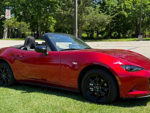 Used 2025 MAZDA MX-5 Miata Sport RWD image 4