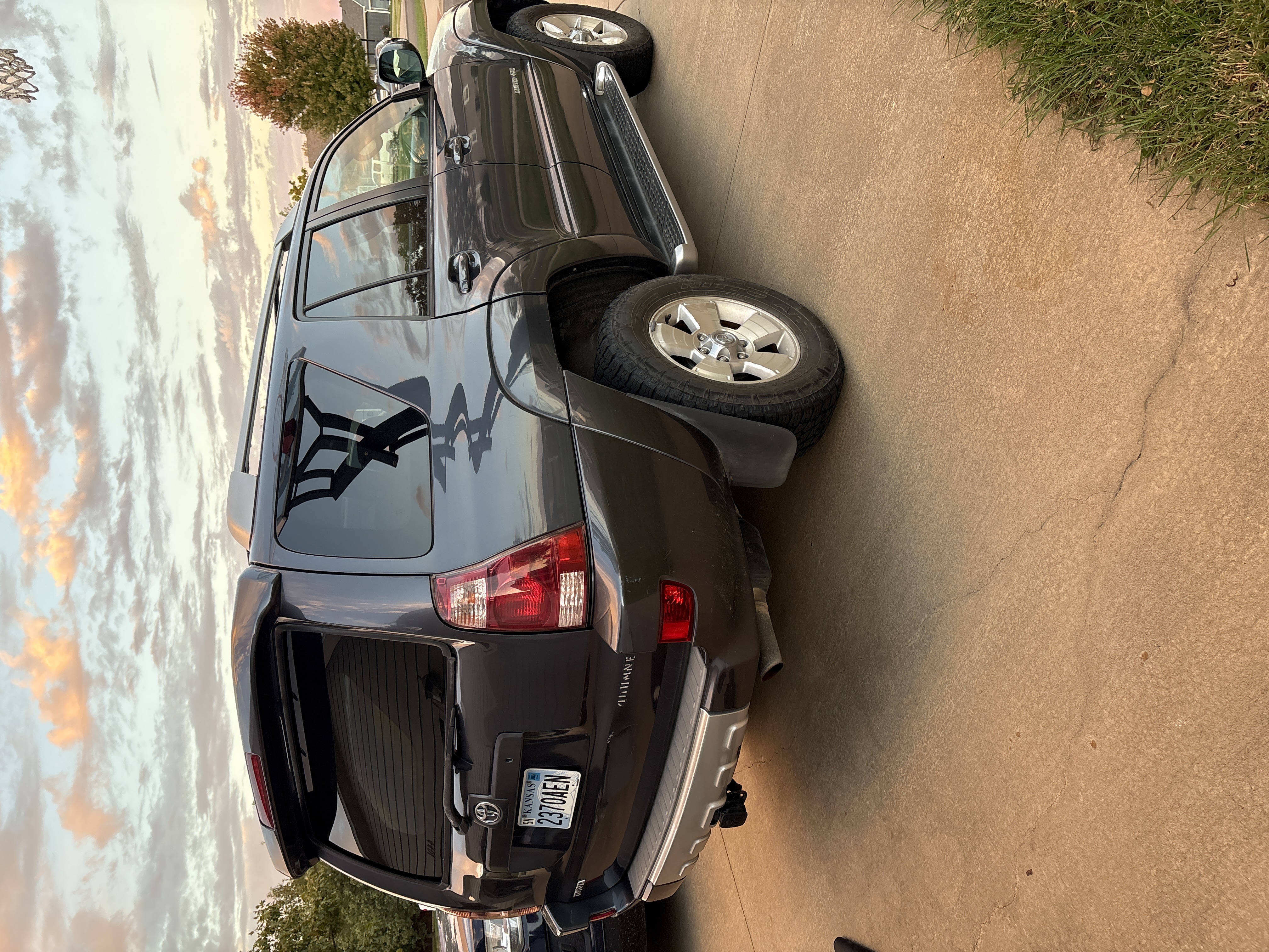 Used 2003 Toyota 4Runner Limited AWD/4WD image 2
