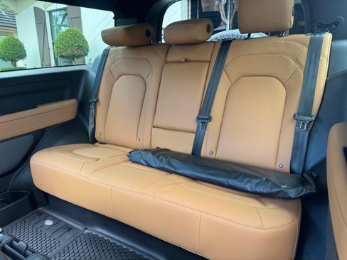 Used 2023 Land Rover Defender 90 V8 AWD/4WD image 5