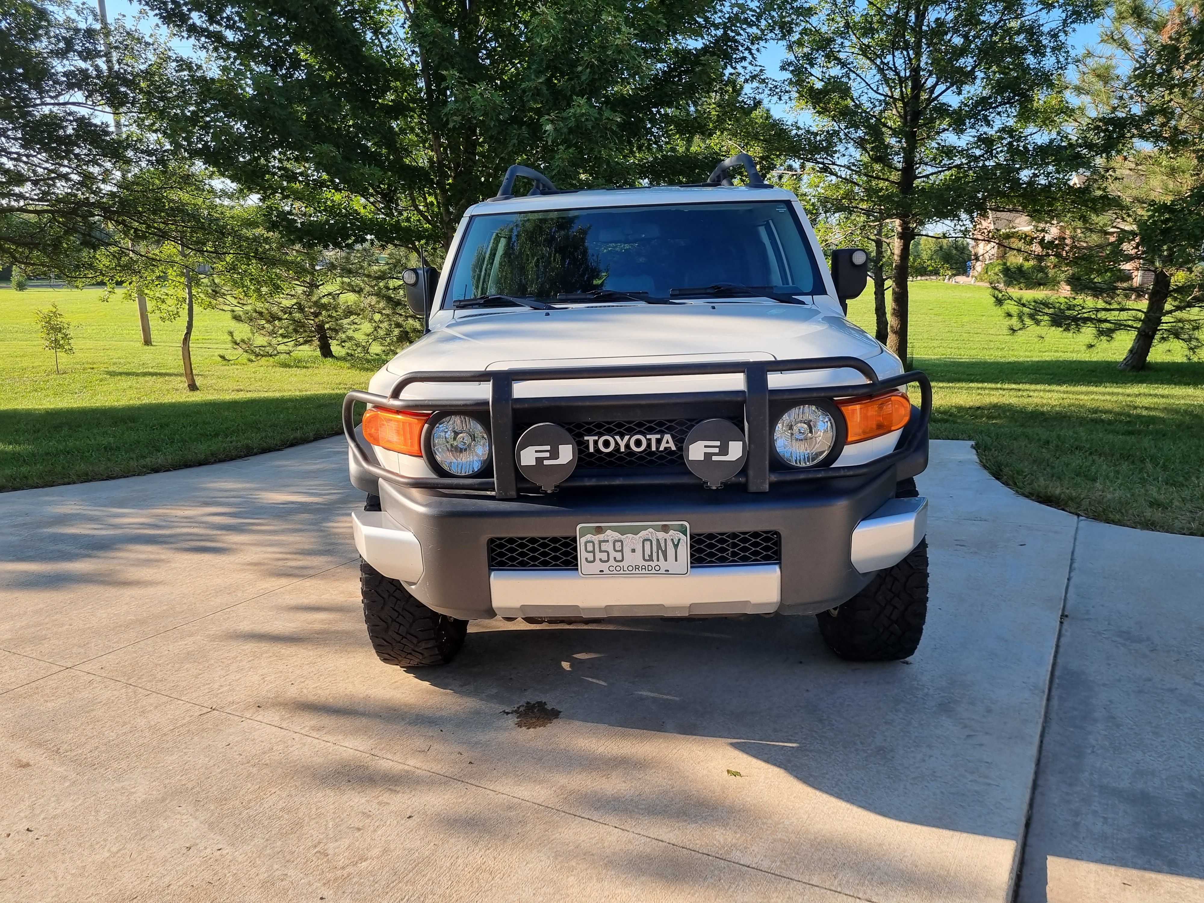 Used 2011 Toyota FJ Cruiser 4WD w/ Upgrade Pkg image 2