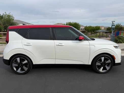 Used 2020 Kia Soul EX w/ Option Group 015 FWD image 6