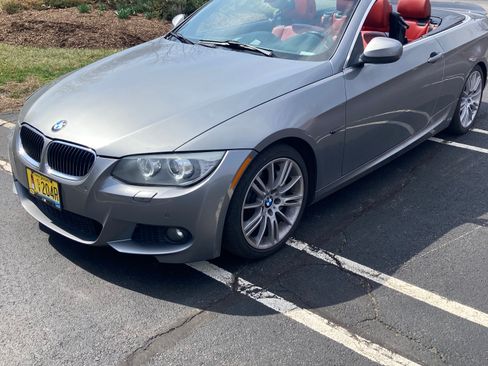Used 2013 BMW 335i Convertible image 4