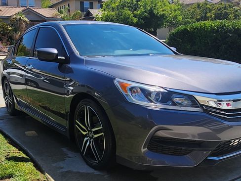 Used 2017 Honda Accord Sport image 21