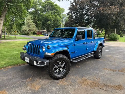 Used 2021 Jeep Gladiator Sport AWD/4WD image 1