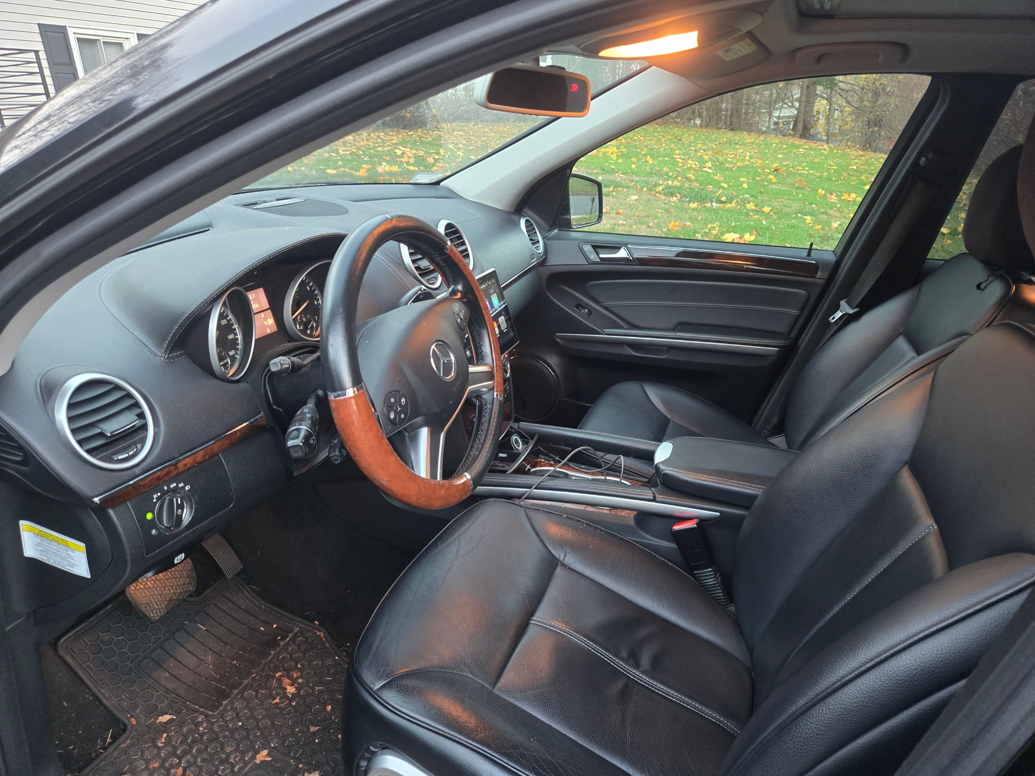 Used 2012 Mercedes-Benz GL 450 4MATIC image 6
