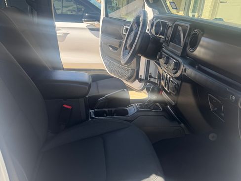 Used 2020 Jeep Gladiator Sport w/ Quick Order Package 24S image 15