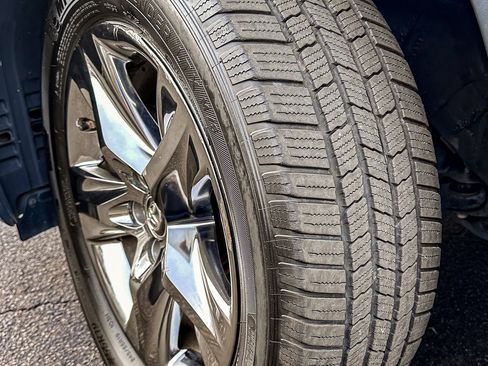 Used 2017 Toyota Highlander Limited Platinum image 29