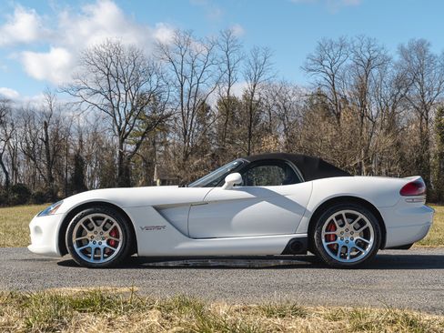 Used 2004 Dodge Viper SRT-10 image 8