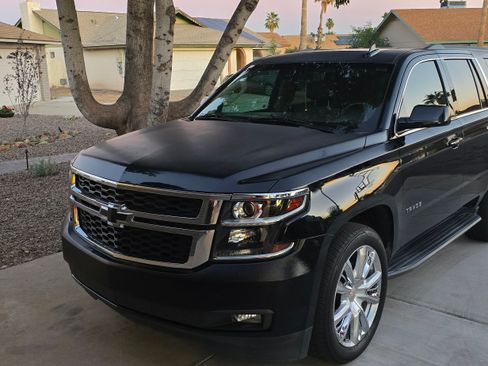 Used 2018 Chevrolet Tahoe LT image 2