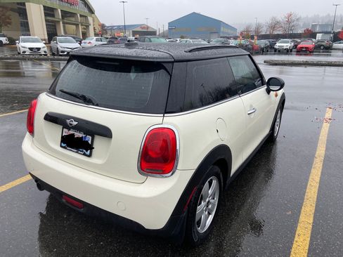 Used 2016 MINI Cooper 2-Door Hardtop image 9