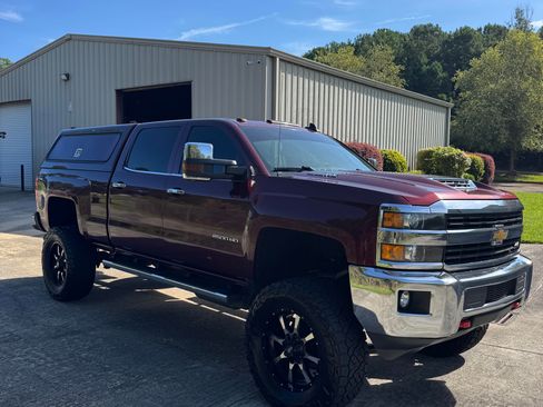 Used 2017 Chevrolet Silverado 2500 LTZ w/ Duramax Plus Package AWD/4WD image 5