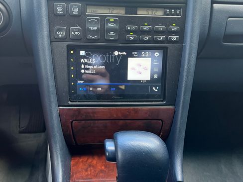 Used 1994 Lexus LS 400 image 11