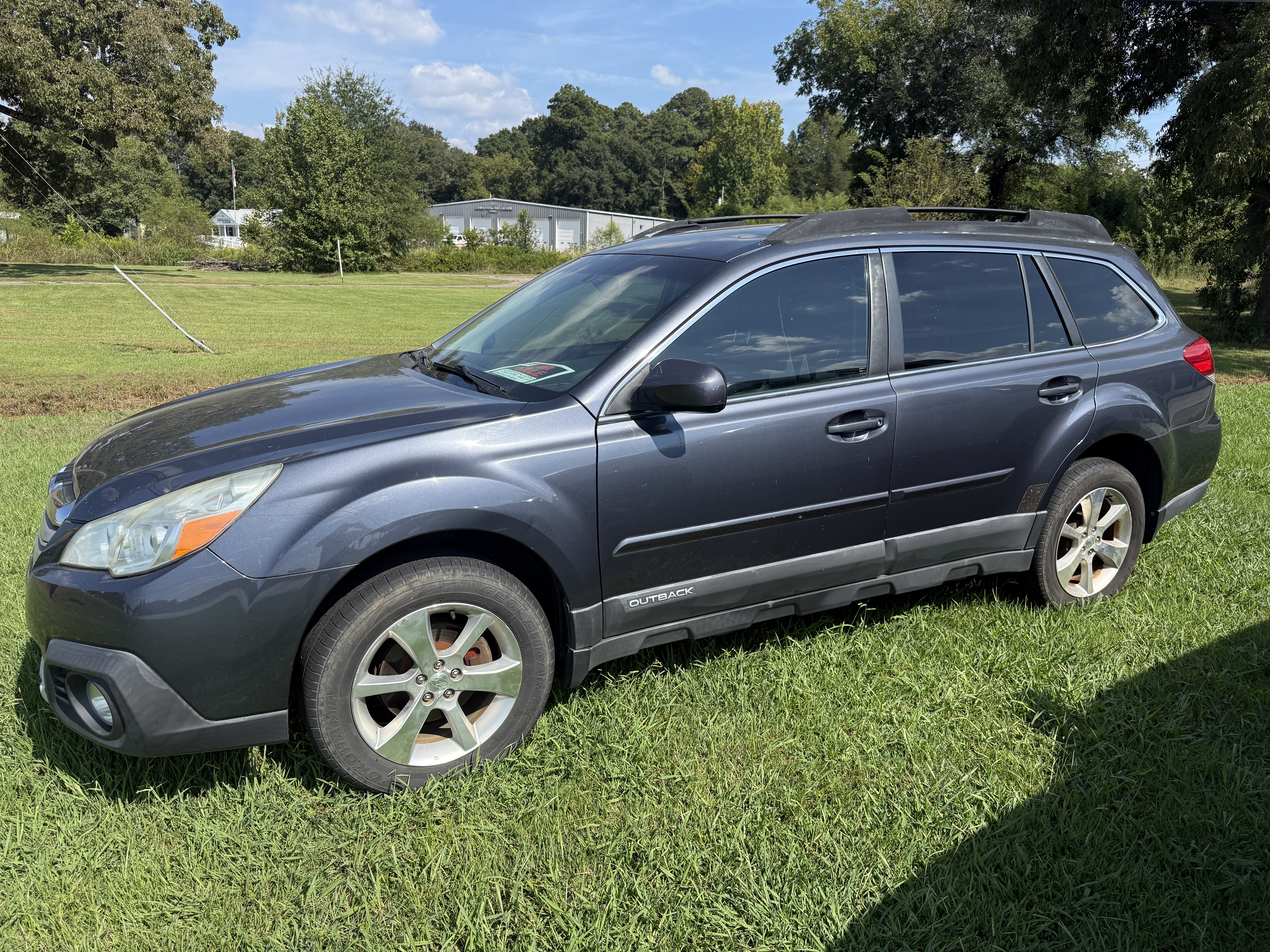 Used 2014 Subaru Outback 2.5i Limited w/ Moonroof Package AWD/4WD image 1