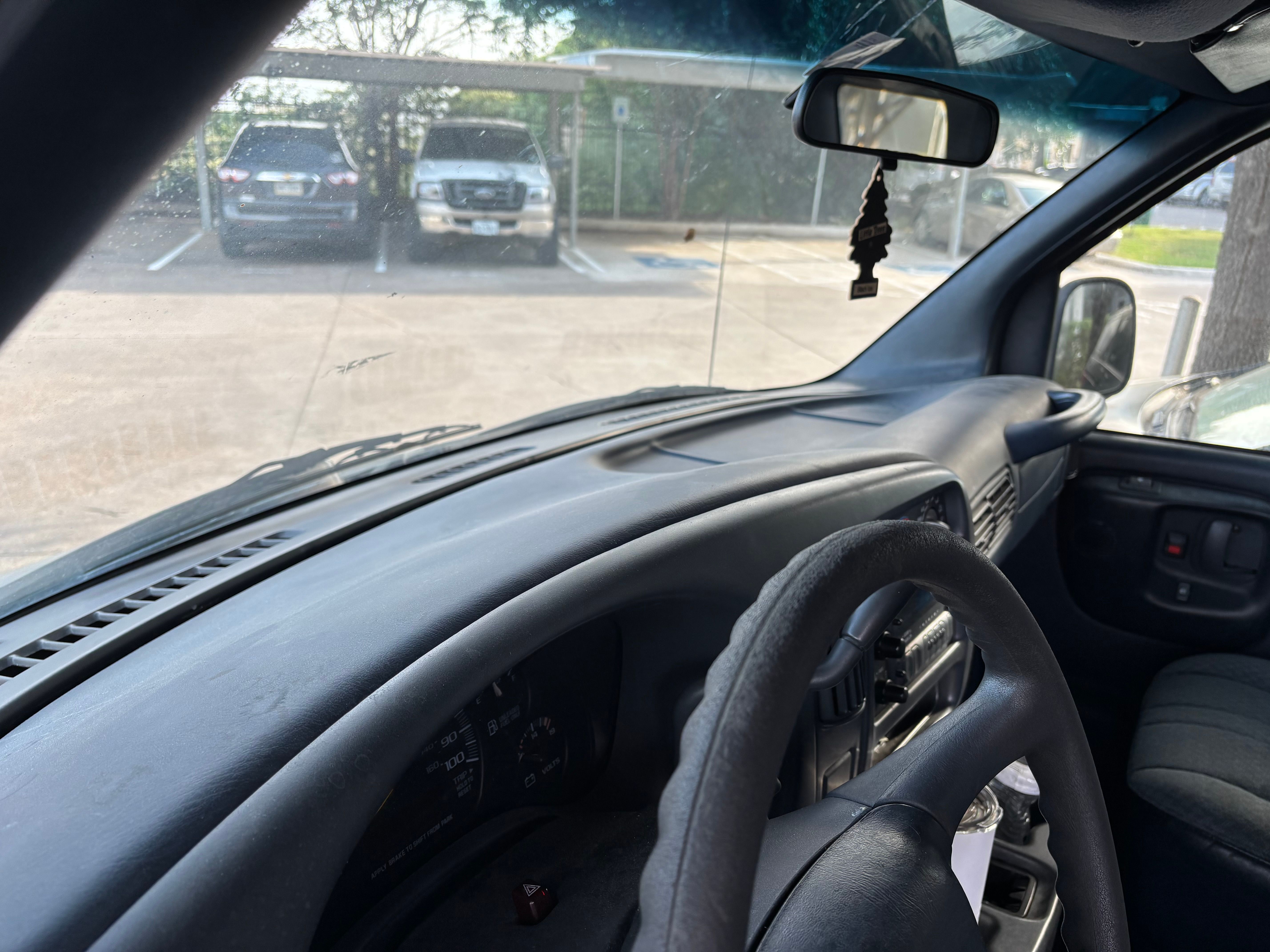 Used 2000 Chevrolet Express 2500 Passenger w/ LS Preferred Equipment Group RWD image 14